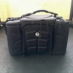 Six Pack Fitness Innovator 300 Shoulder Bag